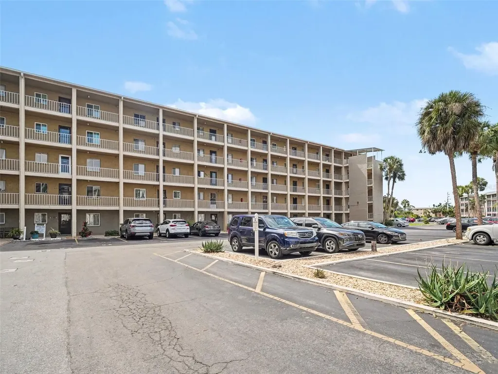 3801 Lake Bayshore Drive Bradenton FL 34205