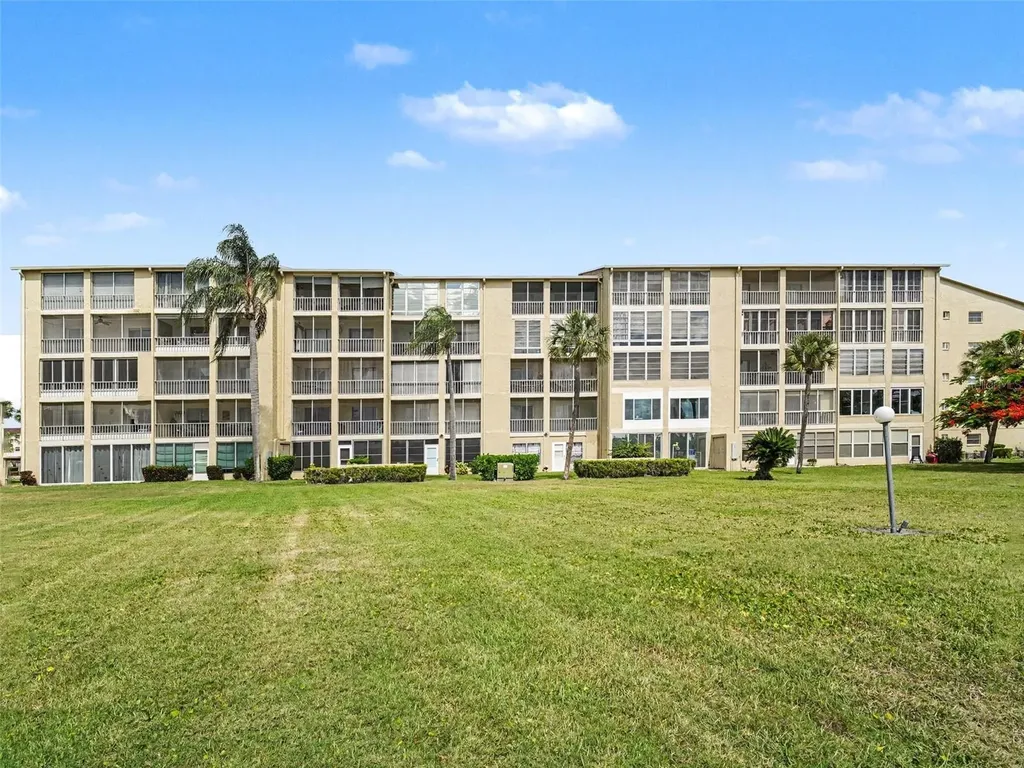 3801 Lake Bayshore Drive Bradenton FL 34205
