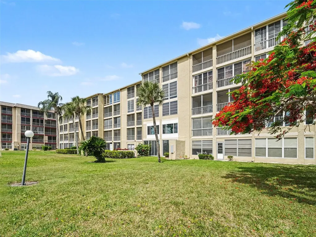 3801 Lake Bayshore Drive Bradenton FL 34205