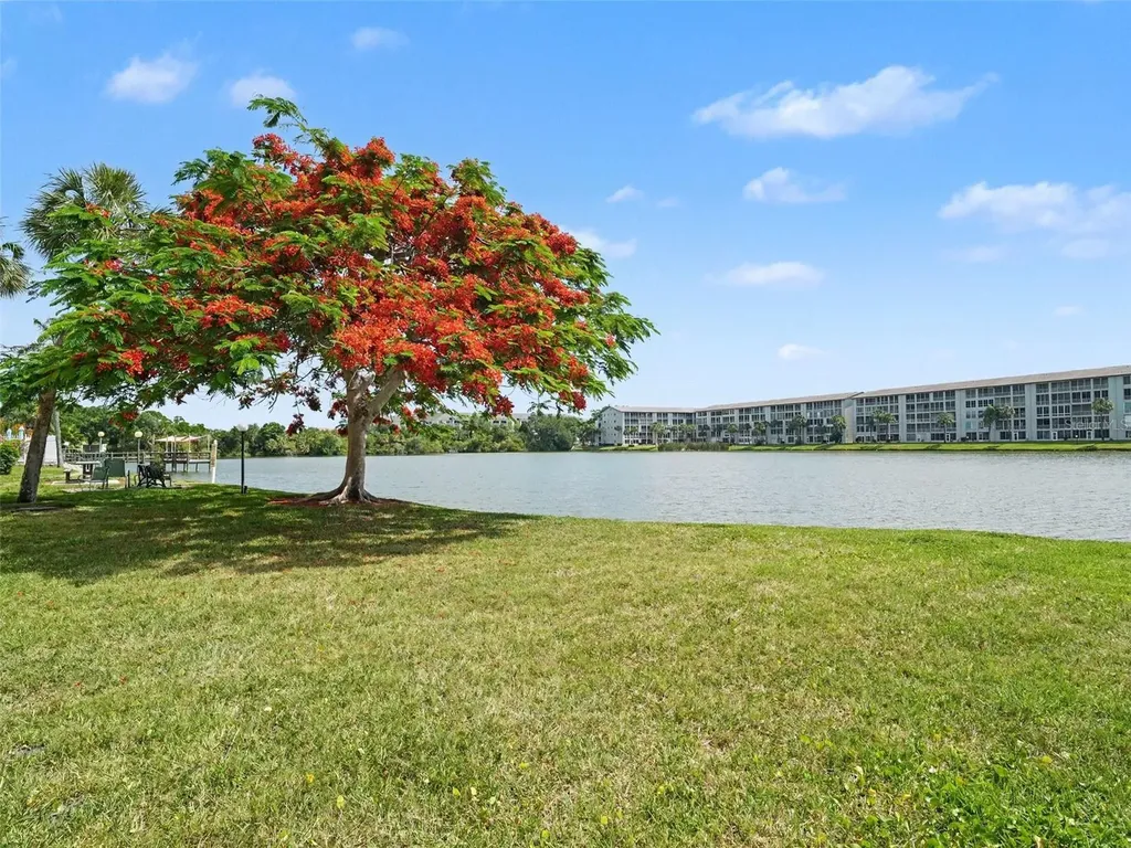 3801 Lake Bayshore Drive Bradenton FL 34205