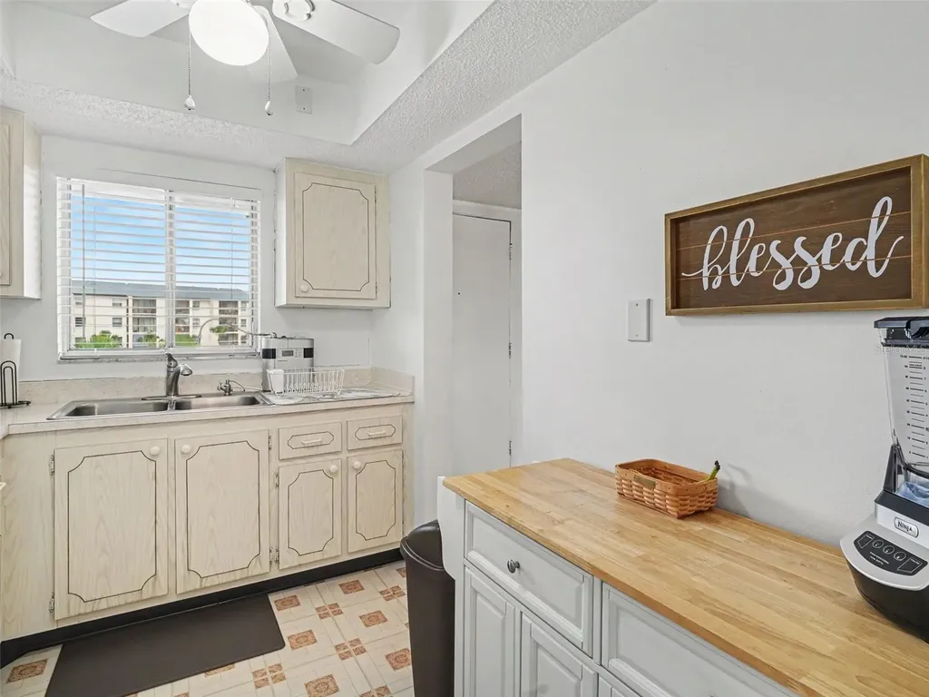 3801 Lake Bayshore Drive Bradenton FL 34205