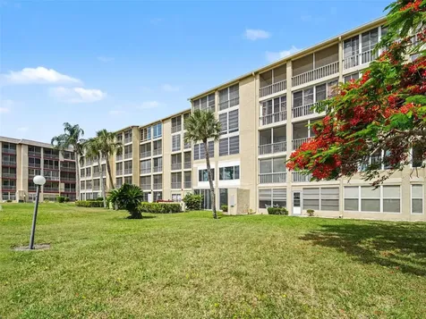 3801 Lake Bayshore Drive Bradenton FL 34205