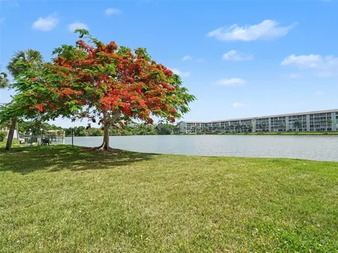 3801 Lake Bayshore Drive Bradenton FL 34205