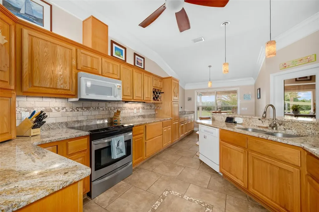 6739 SE 67th Court Trenton FL 32693