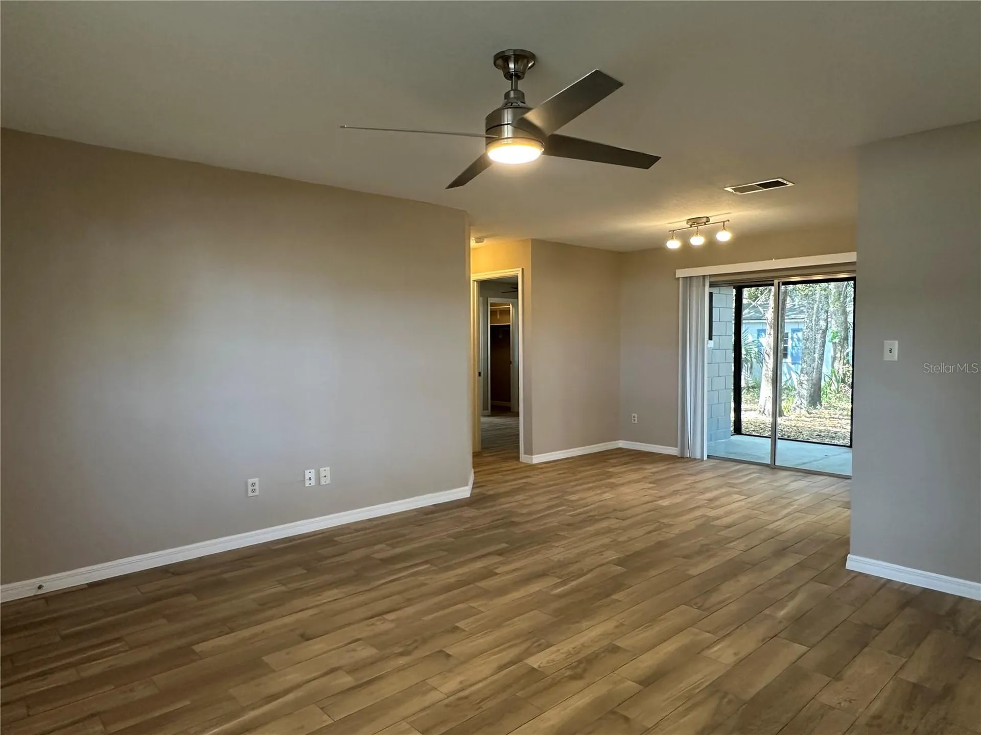 2526 Poet Lane Orlando FL 32817