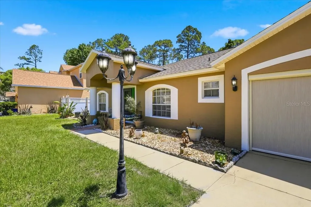34 Brewster Lane Palm Coast FL 32137