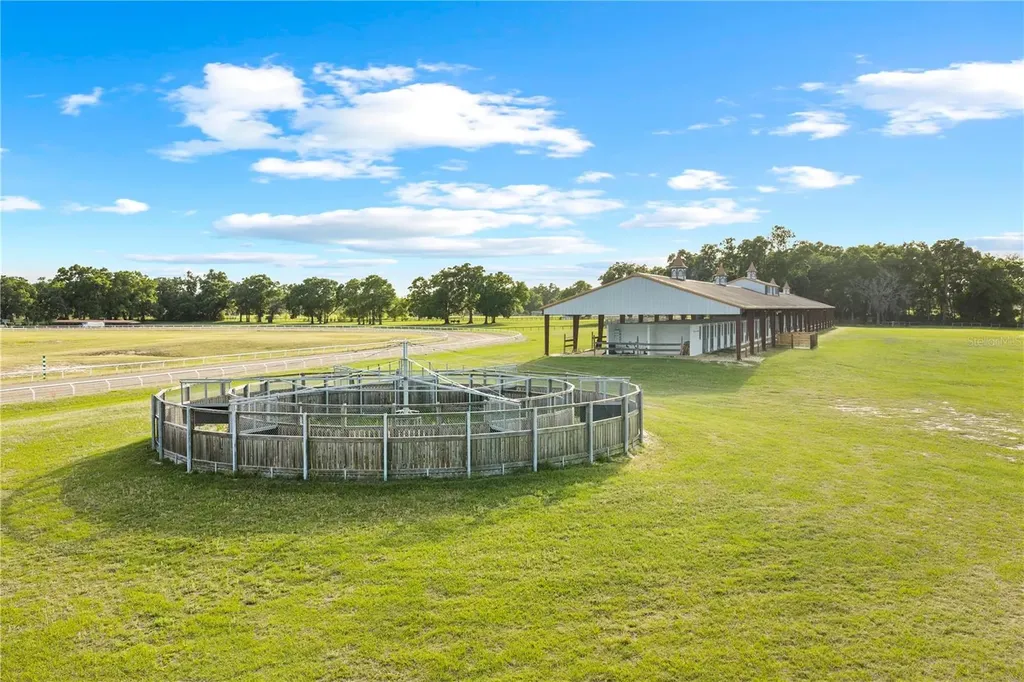 1345 NE 155 Place Citra FL 32113