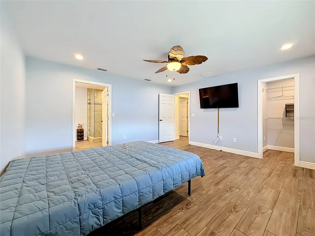 5163 60th Way N Kenneth City FL 33709