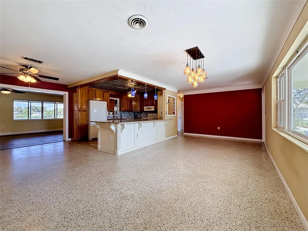 5163 60th Way N Kenneth City FL 33709