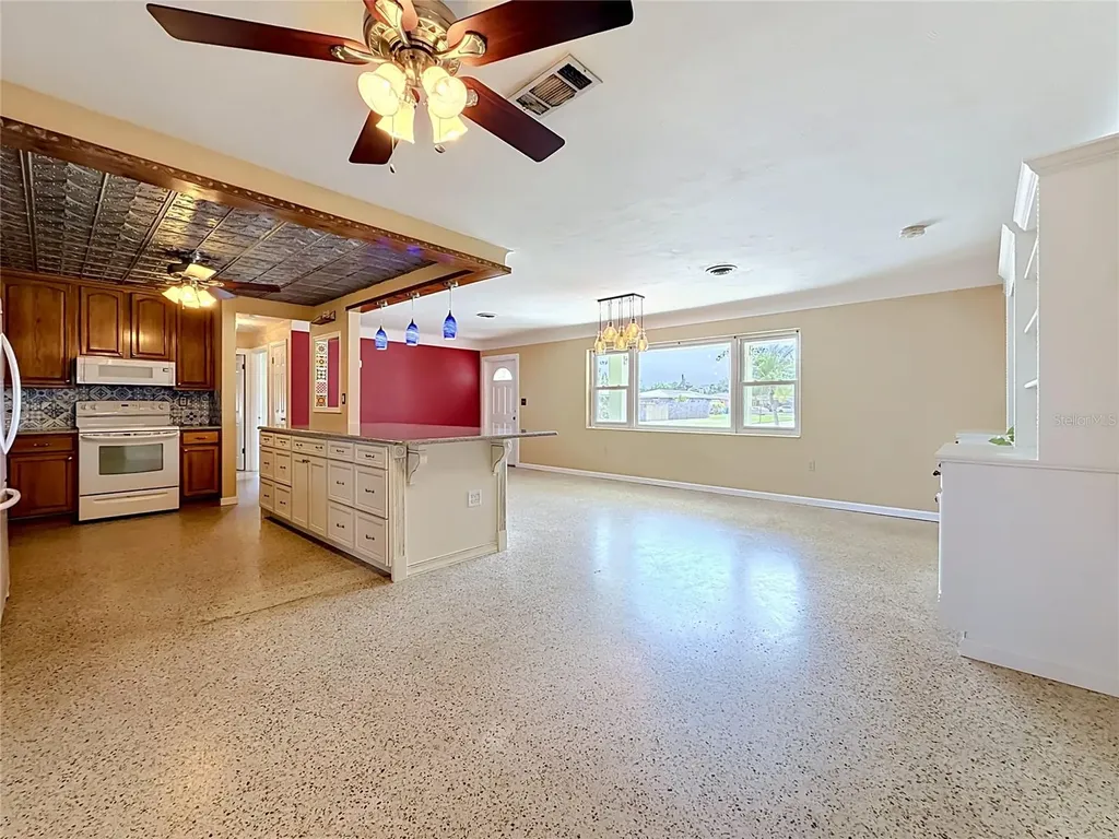 5163 60th Way N Kenneth City FL 33709