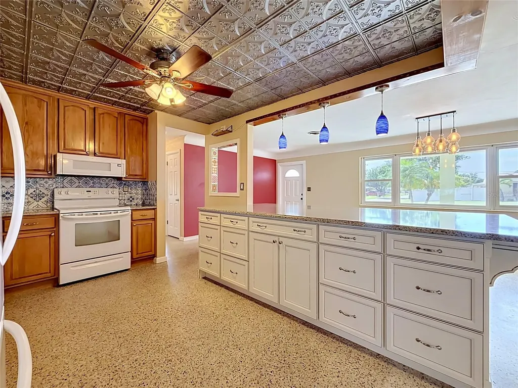 5163 60th Way N Kenneth City FL 33709