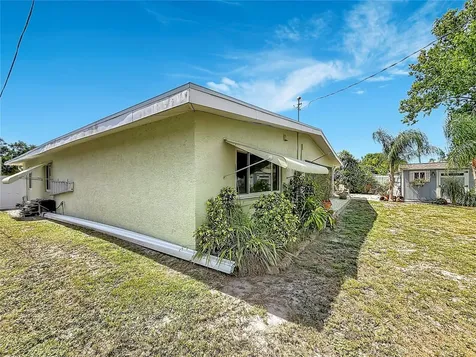 5163 60th Way N Kenneth City FL 33709