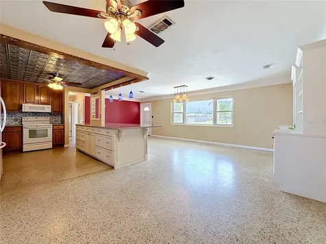 5163 60th Way N Kenneth City FL 33709