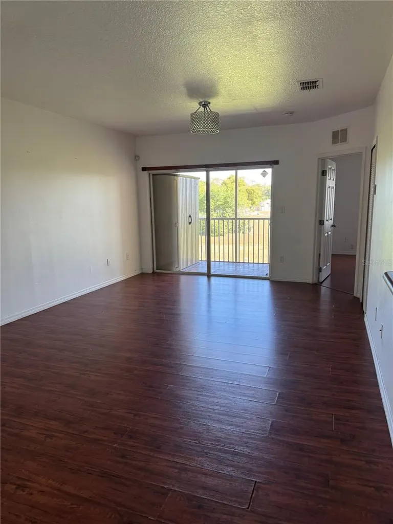 495 Las Cortes Lane Orlando FL 32824