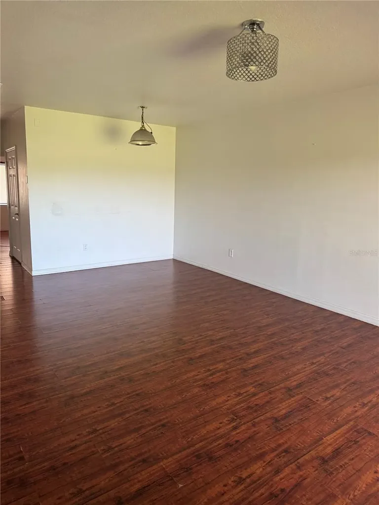 495 Las Cortes Lane Orlando FL 32824