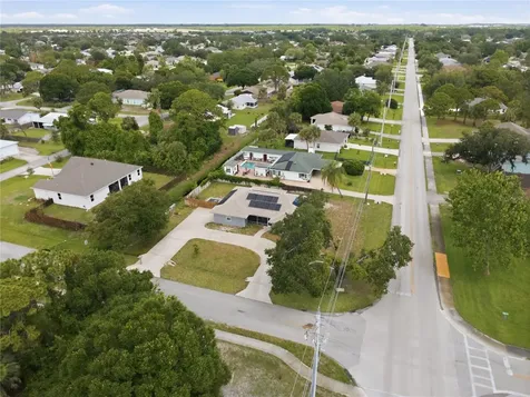 602 Lake Drive Sebastian FL 32958