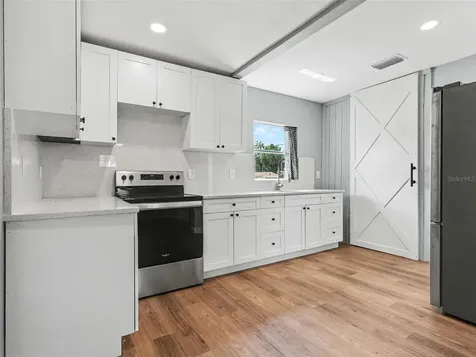 38702 South Avenue Zephyrhills FL 33542