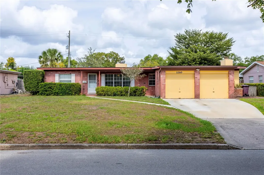 1310 Roscomare Avenue Orlando FL 32806