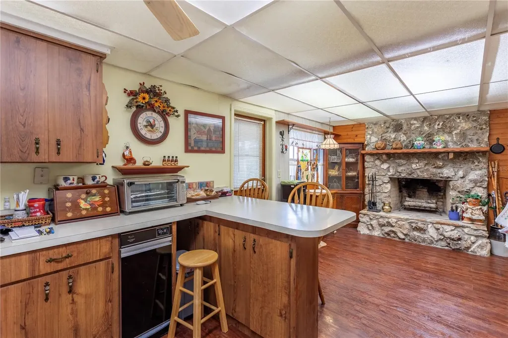 1310 Roscomare Avenue Orlando FL 32806