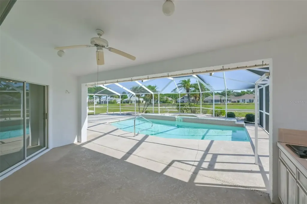 323 Caloosa Palms Court Sun City Center FL 33573