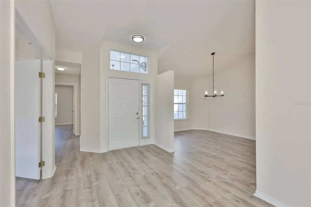 323 Caloosa Palms Court Sun City Center FL 33573
