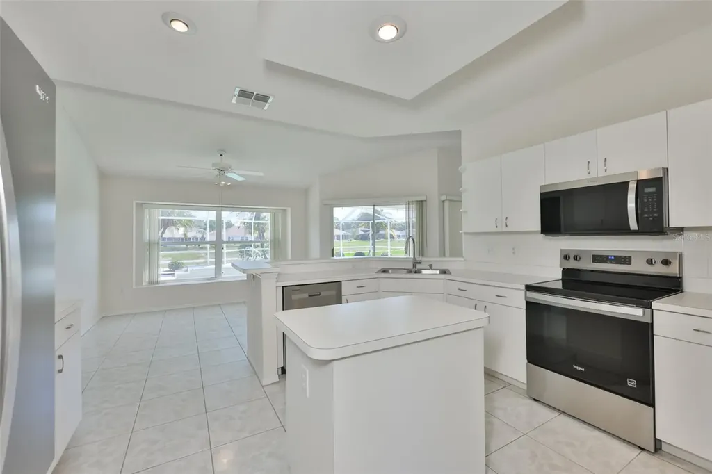 323 Caloosa Palms Court Sun City Center FL 33573
