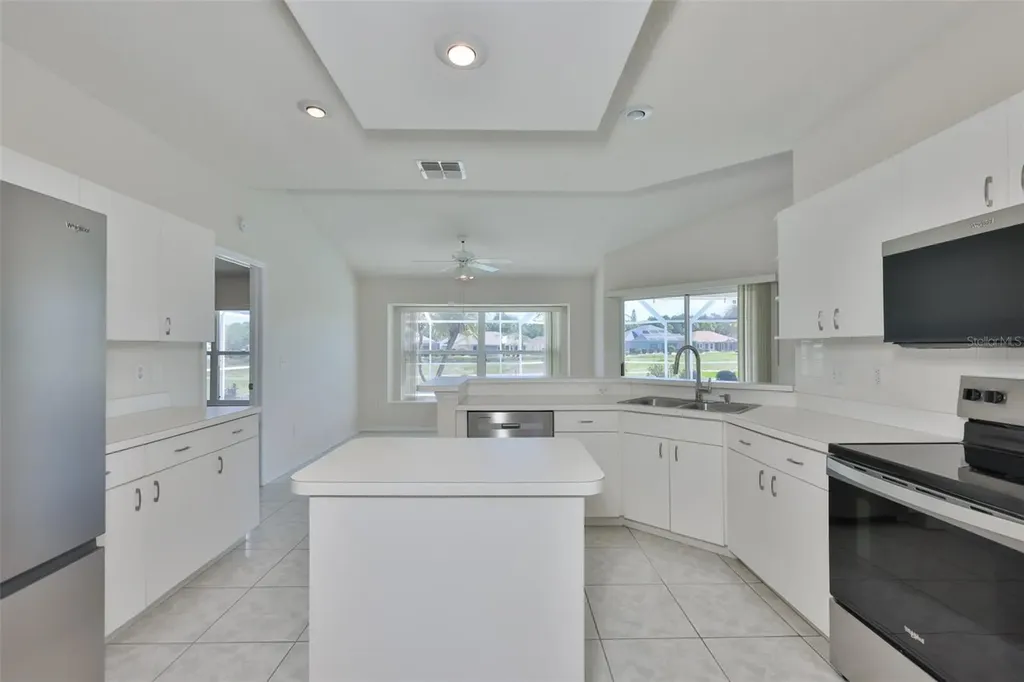 323 Caloosa Palms Court Sun City Center FL 33573
