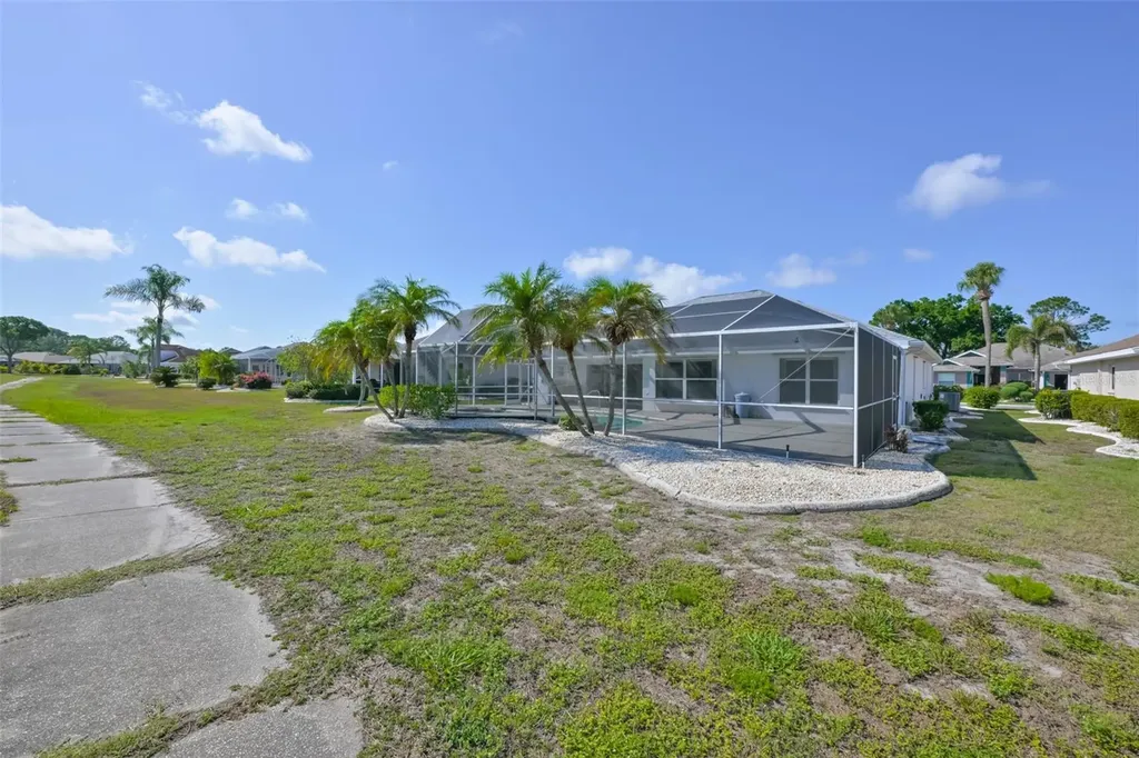 323 Caloosa Palms Court Sun City Center FL 33573