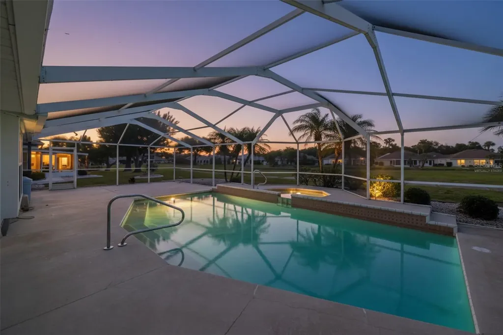 323 Caloosa Palms Court Sun City Center FL 33573