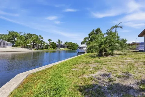 5108 Sandy Shore Avenue Sarasota FL 34242
