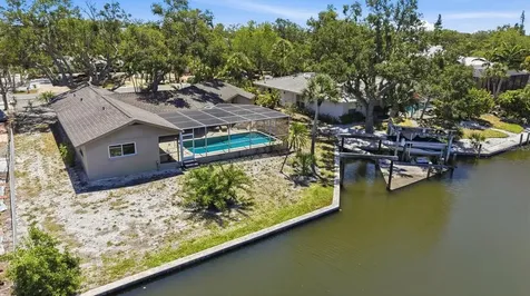 5108 Sandy Shore Avenue Sarasota FL 34242