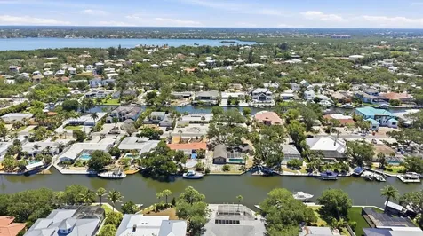 5108 Sandy Shore Avenue Sarasota FL 34242