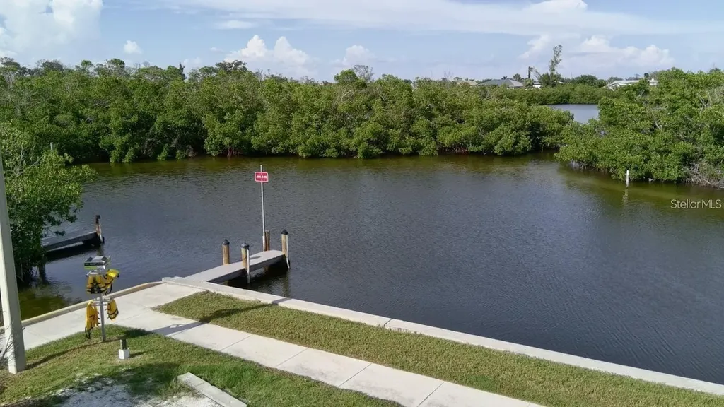 10136 Peach Avenue Englewood FL 34224