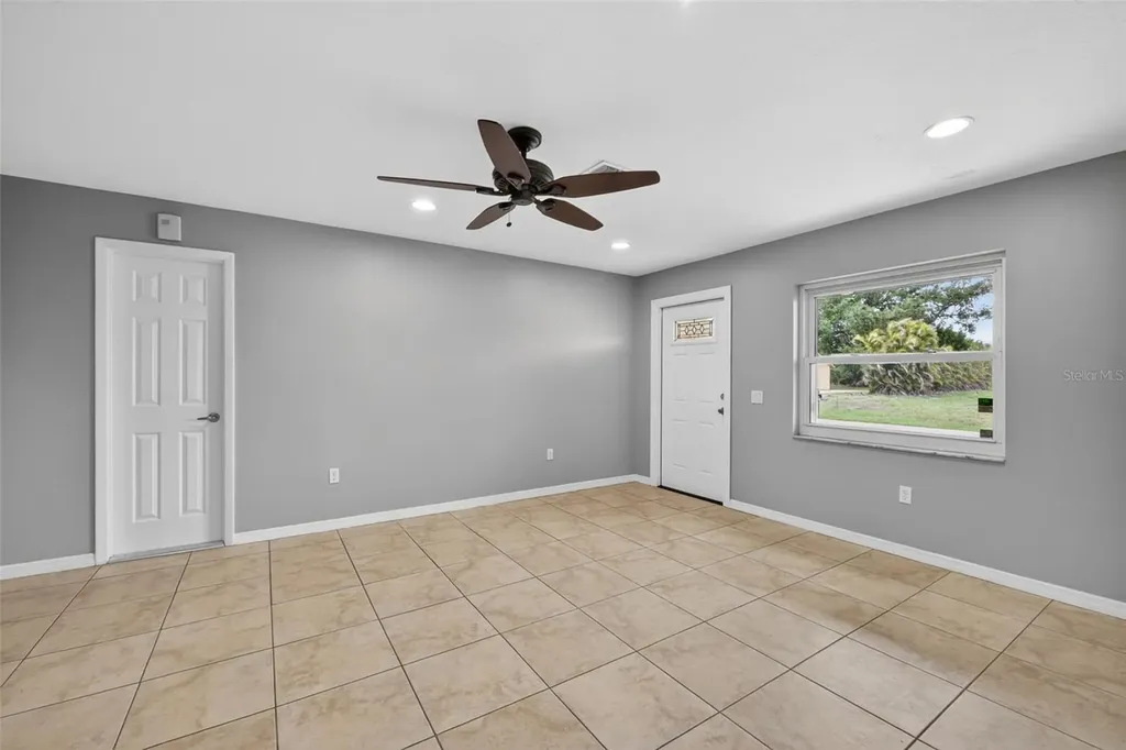 10136 Peach Avenue Englewood FL 34224