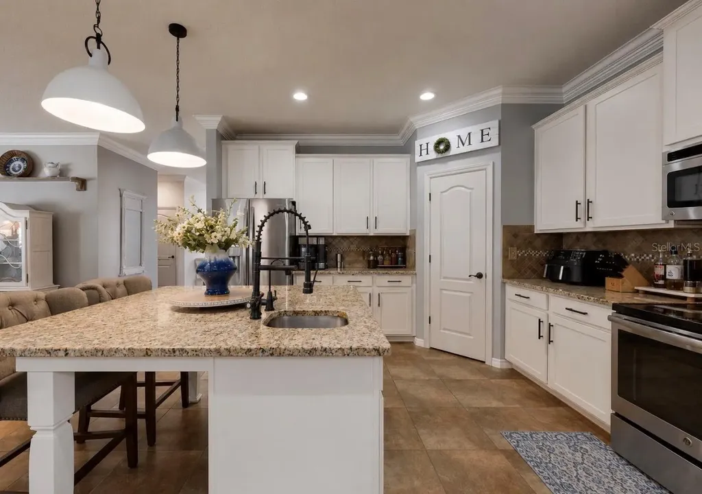 12426 Fairlawn Drive Riverview FL 33579