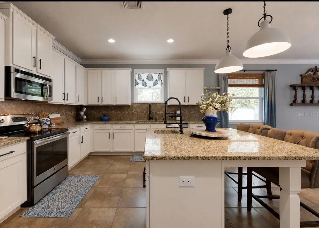 12426 Fairlawn Drive Riverview FL 33579