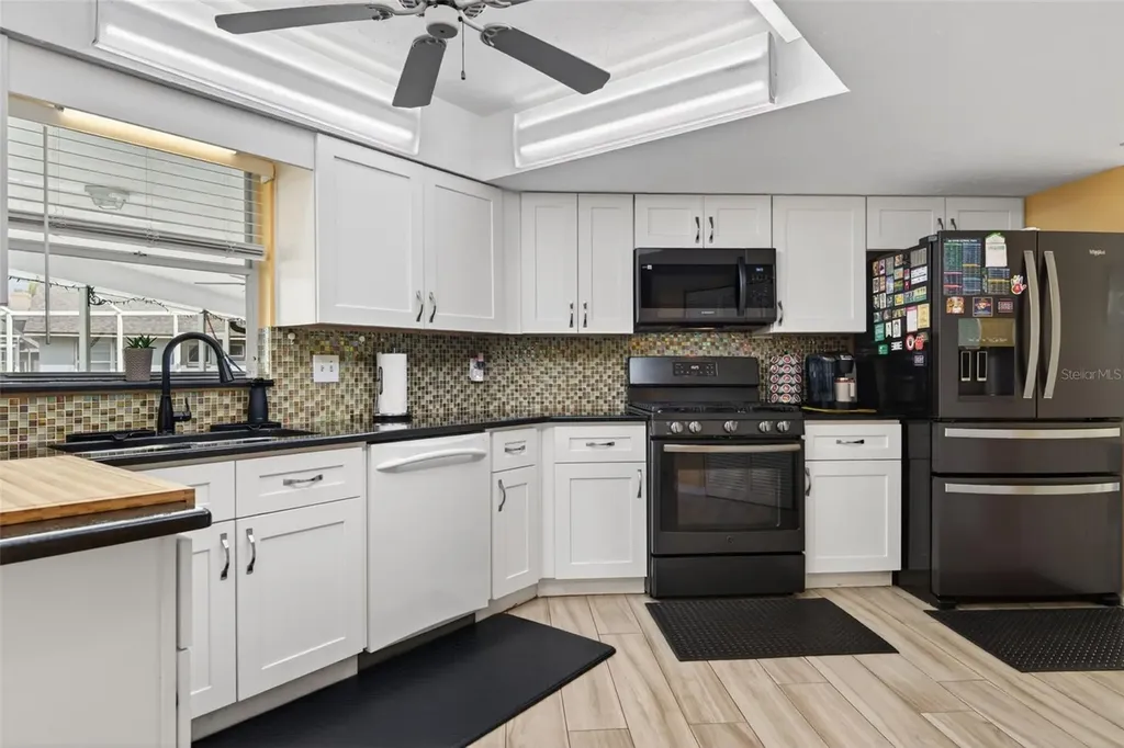 5836 Helen Way Sarasota FL 34243