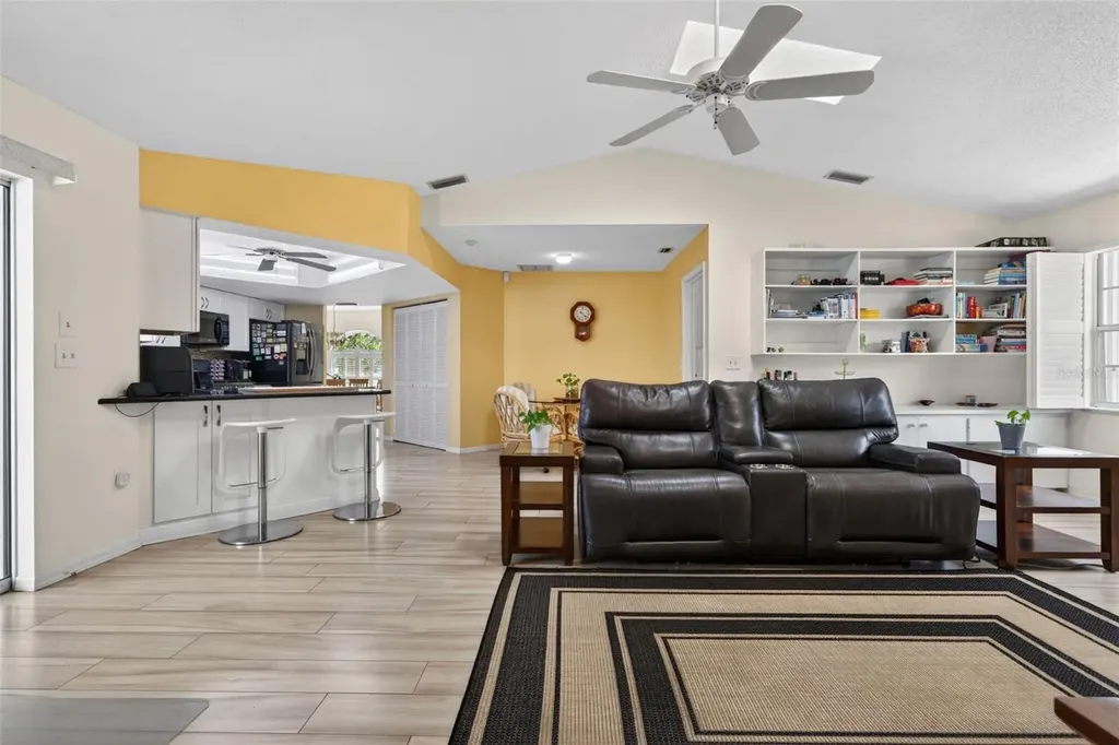 5836 Helen Way Sarasota FL 34243