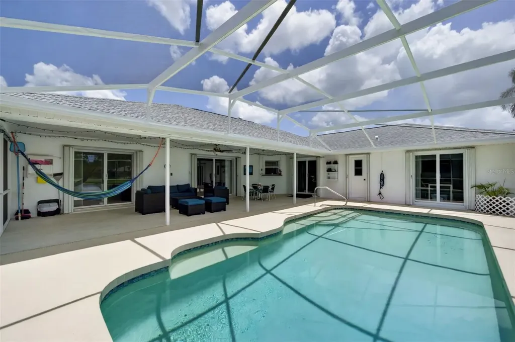 5836 Helen Way Sarasota FL 34243