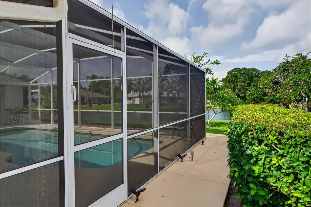 5836 Helen Way Sarasota FL 34243