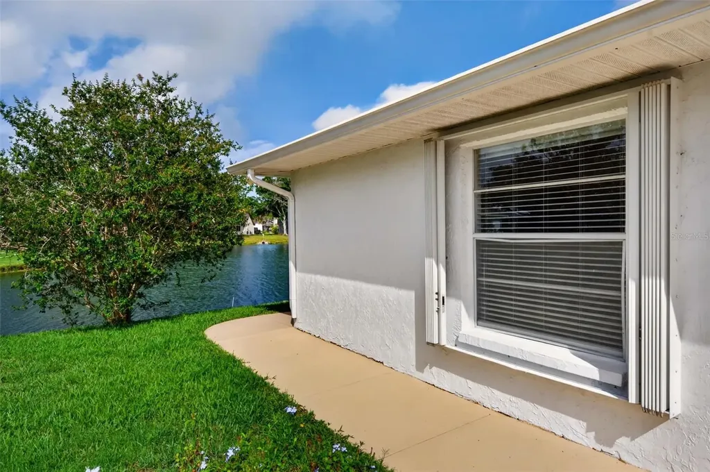 5836 Helen Way Sarasota FL 34243
