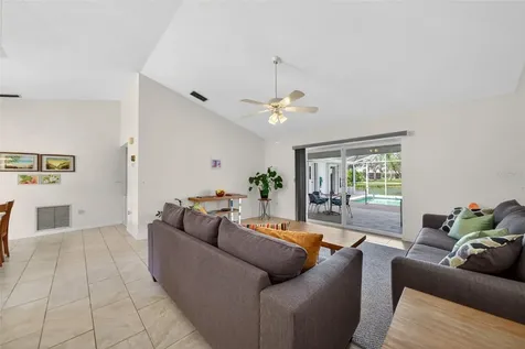 5836 Helen Way Sarasota FL 34243