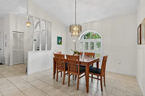 5836 Helen Way Sarasota FL 34243