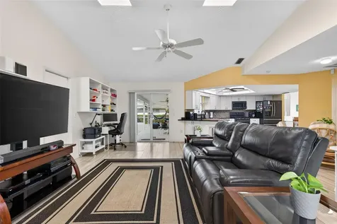 5836 Helen Way Sarasota FL 34243