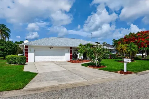 5836 Helen Way Sarasota FL 34243