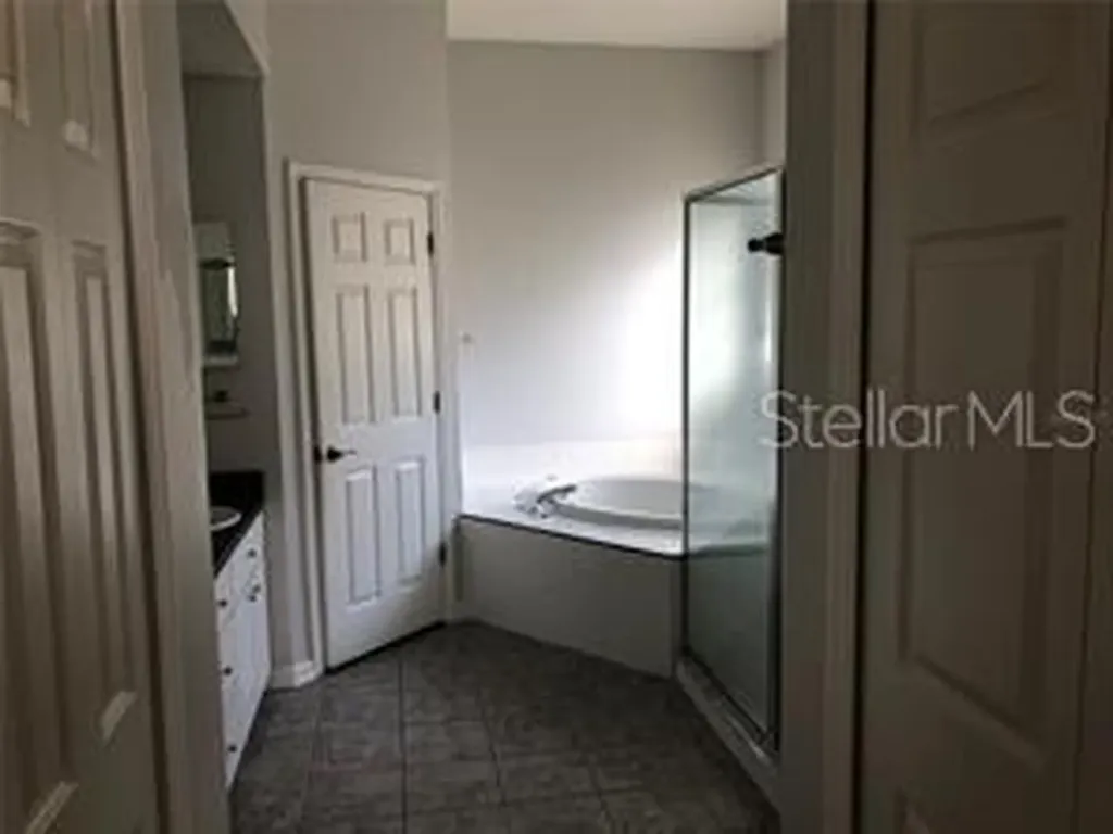 4512 River Overlook Drive Valrico FL 33596