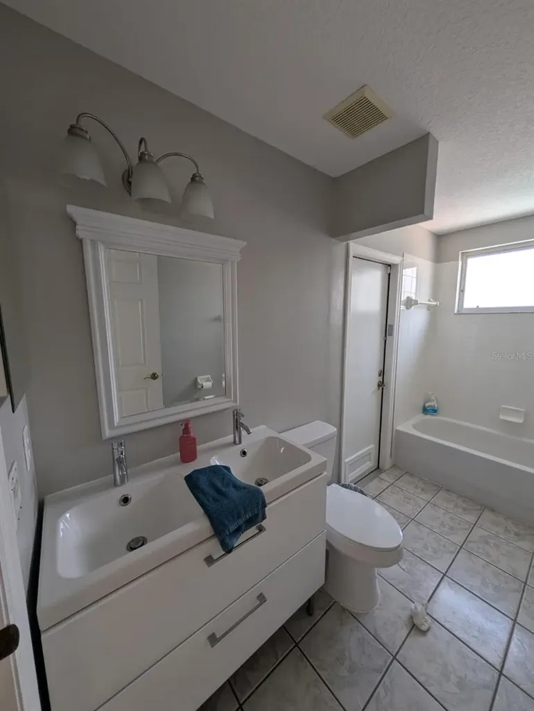 4512 River Overlook Drive Valrico FL 33596