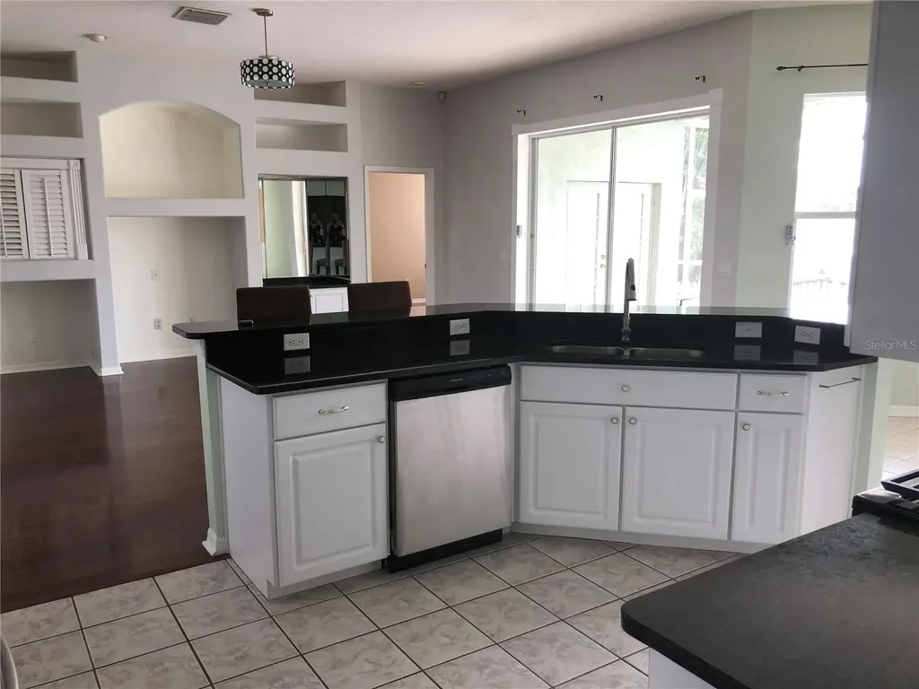 4512 River Overlook Drive Valrico FL 33596