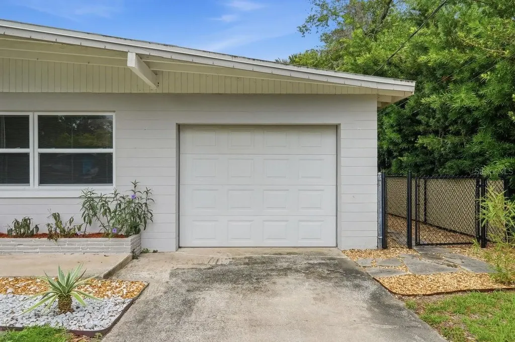 2170 Robinhood Trail South Daytona FL 32119