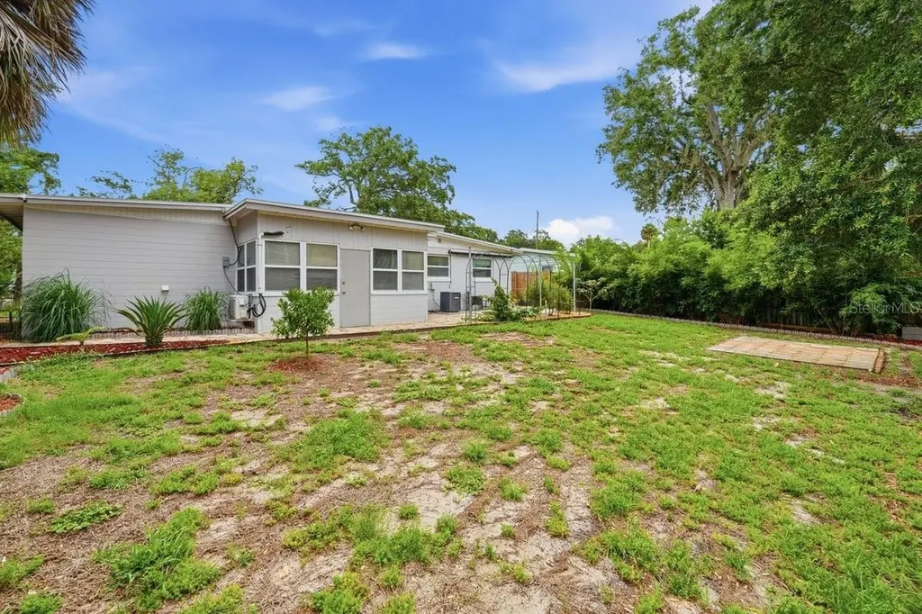 2170 Robinhood Trail South Daytona FL 32119